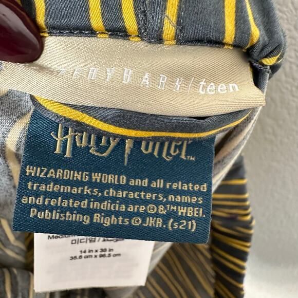 Harry Potter x Potterybarn Hufflepuff House Sateen Long Sleeve Pant Pajama Set M - Picture 11 of 16